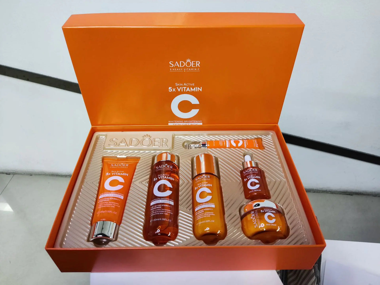 SADOER Suero Multi-Efecto de Vitamina C para Blanqueamiento